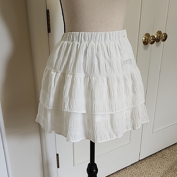 Cite White Tiered Mini Skirt - Picture 1 of 3